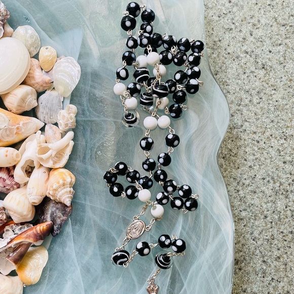 Rosary Heirloom hand turned black white & silver First Communion orConfirmation - Picture 5 of 12